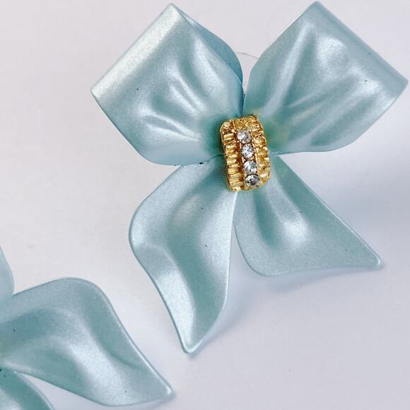 VTG Enamel Bow Earrings Aqua Blue Gold Tone Rhinestone Post Dore Style 80s-90s - Picture 11 of 12